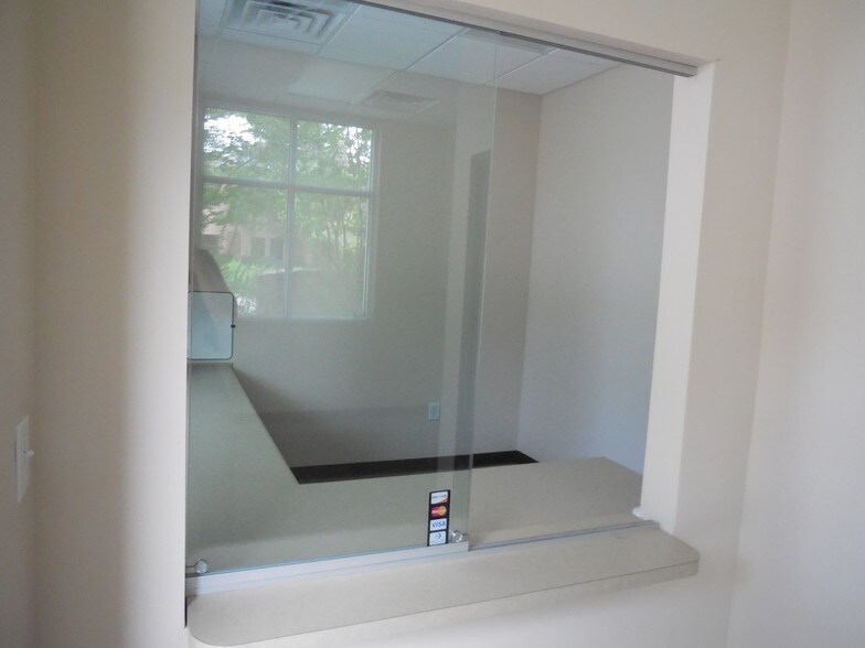 More Photos Of 3806 Peachtree Ave, Wilmington Medical For Lease