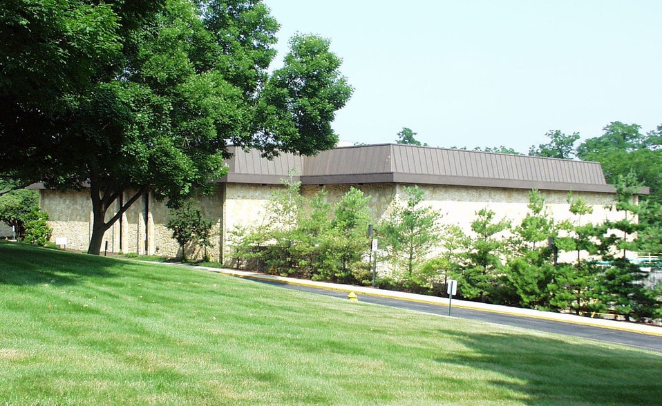 More Photos Of 400 Sugar Camp Cir, Dayton Loft Creative Space For Sale