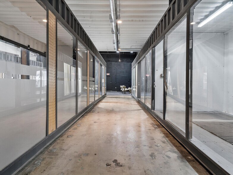 More Photos Of 251-253 NE 69th St, Miami Warehouse For Lease