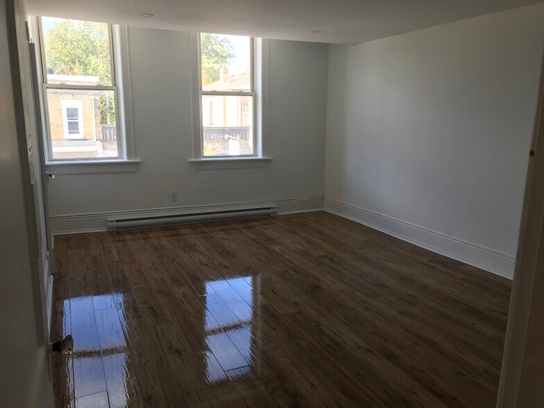 More Photos Of 99 1st S ave, Chesley General Retail For Sale