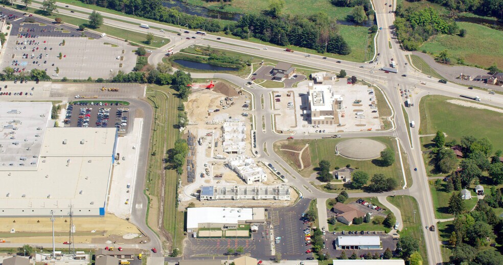 More Photos Of 2325 Fox Run Blvd, Waukesha Hospital For Sale