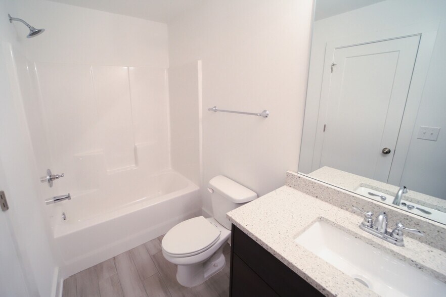 More Photos Of 2488 Perry Blvd NW, Atlanta Apartments For Sale