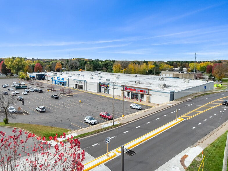 More Photos Of 1501-1567 Broadway St N, Menomonie Storefront For Sale