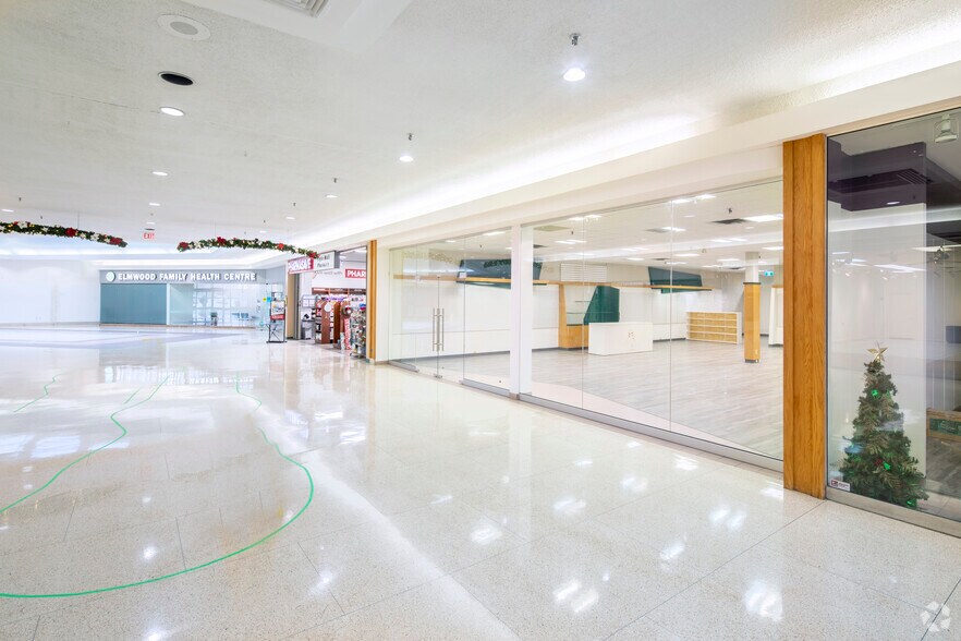 More Photos Of 417 Wellington St, St Thomas Freestanding For Lease