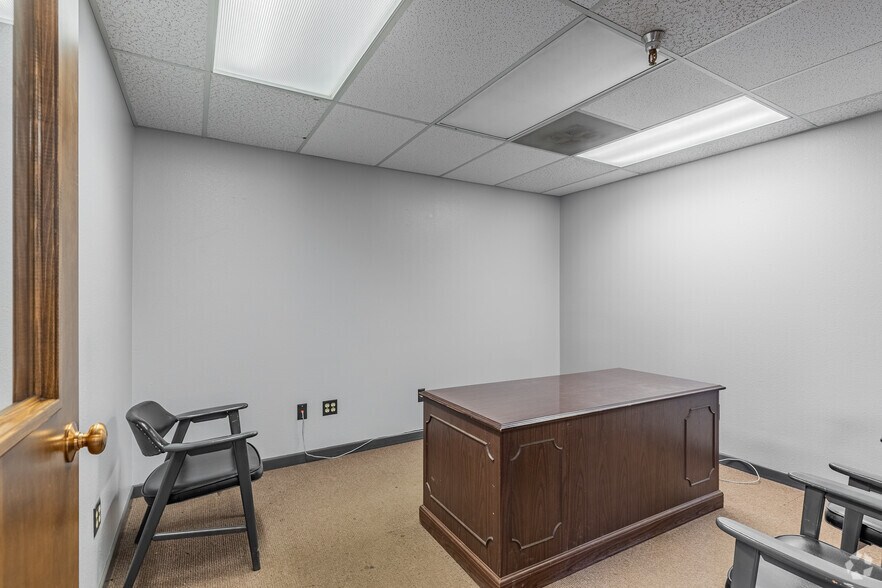 More Photos Of 6455 NE Columbia Blvd, Portland Warehouse For Lease