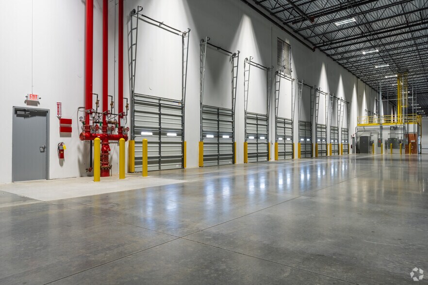 More Photos Of 1350 Six Flags Rd, Lithia Springs Warehouse For Lease