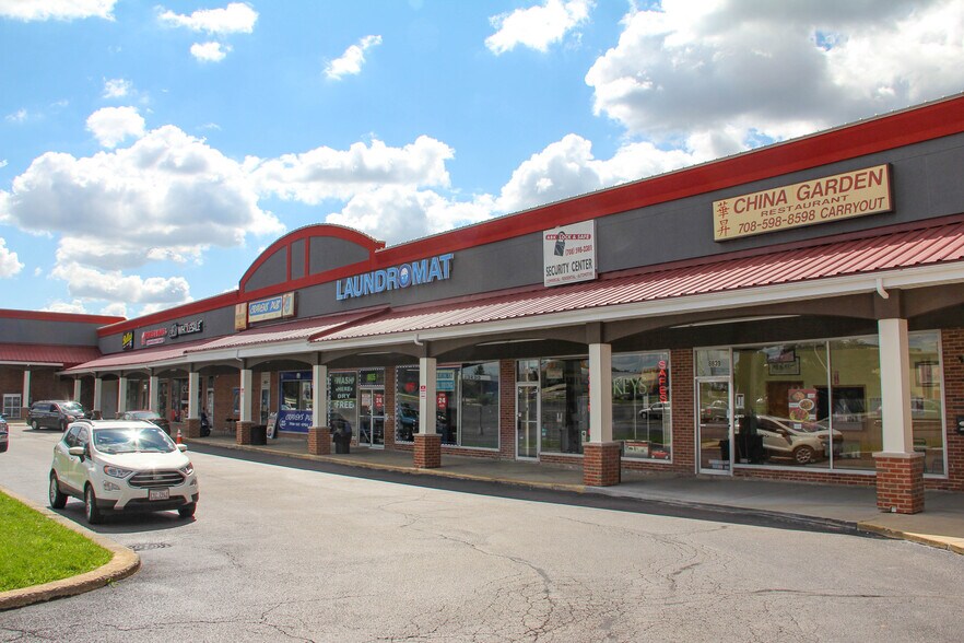 More Photos Of 8821-8849 W 87th St, Hickory Hills Storefront For Sale