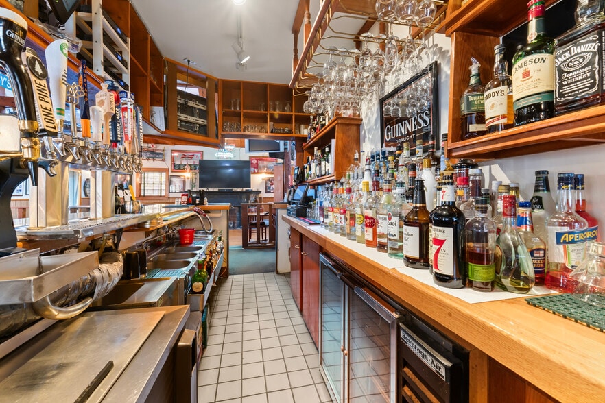 More Photos Of 52 Post Rd, Wells Restaurant For Sale