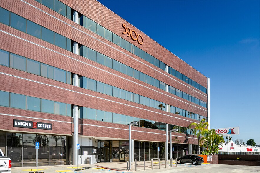 More Photos Of 5900 Sepulveda Blvd, Van Nuys Office For Sale