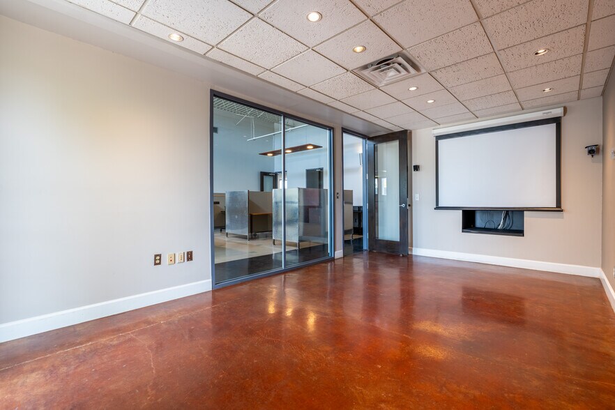 More Photos Of 3811 N 24th St, Phoenix Loft Creative Space For Lease