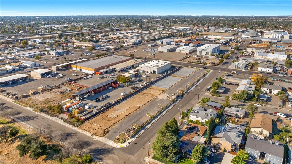 More Photos Of 4630 E Olive Ave, Fresno Warehouse For Sale