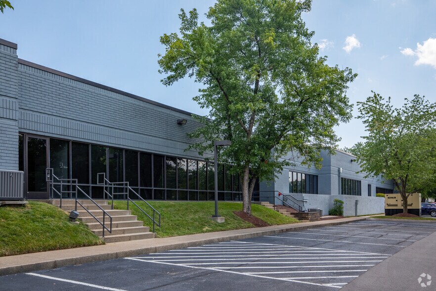 More Photos Of 1645 Murfreesboro Rd, Nashville Office For Lease