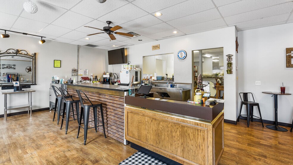 More Photos Of 500 N Front St, Townsend General Retail For Sale