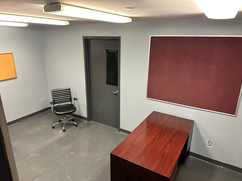 More Photos Of 4865 Arthur Kill Rd, Staten Island Warehouse For Sale