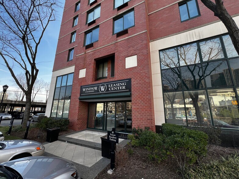 More Photos Of 100 Tower Dr, Edgewater Apartments For Lease