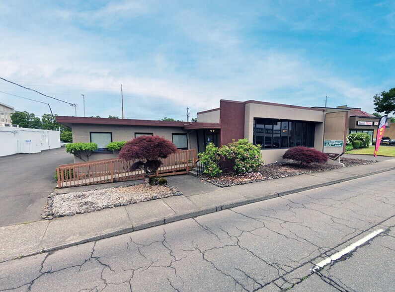 Primary Photo Of 12850 SW Canyon Rd, Beaverton Medical For Lease