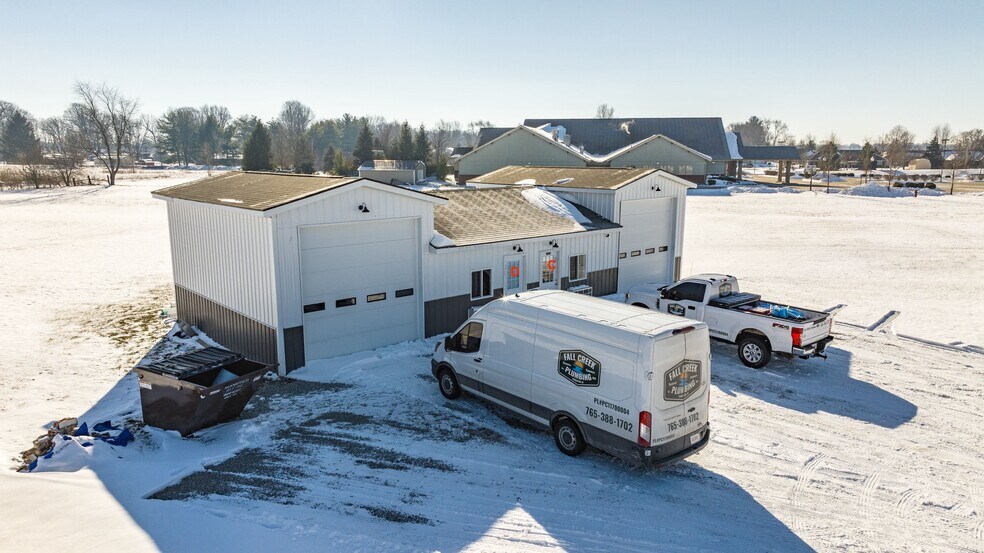 More Photos Of 8758 IN-9, Pendleton Light Manufacturing For Sale