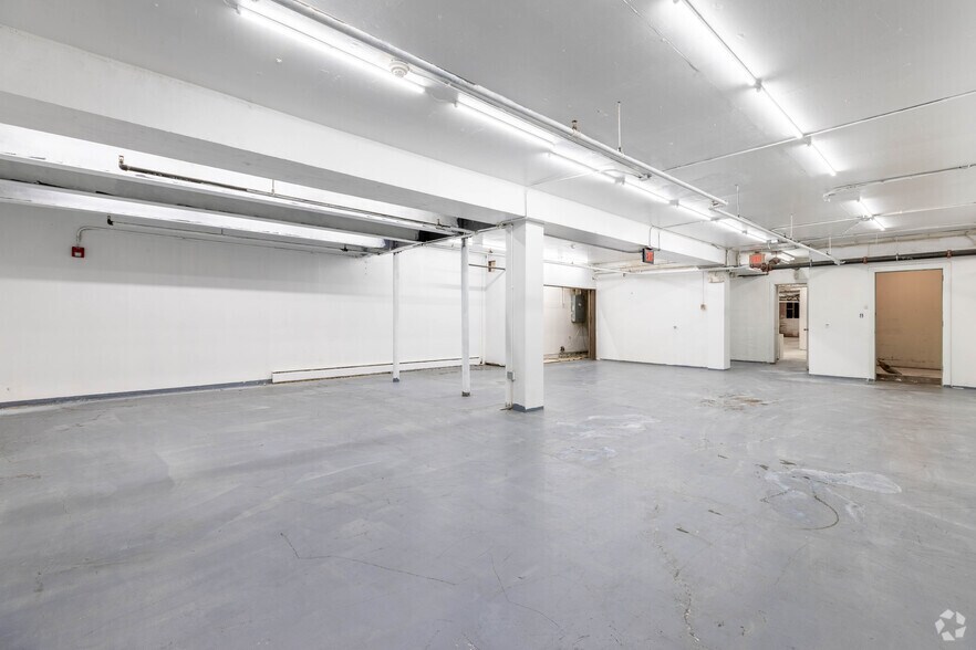 More Photos Of 201 N Wood Ave, Linden General Retail For Sale