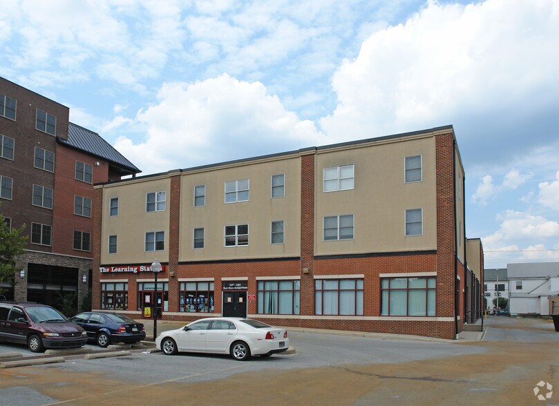 Primary Photo Of 125 E Main Street, Newark Office Residential For Lease