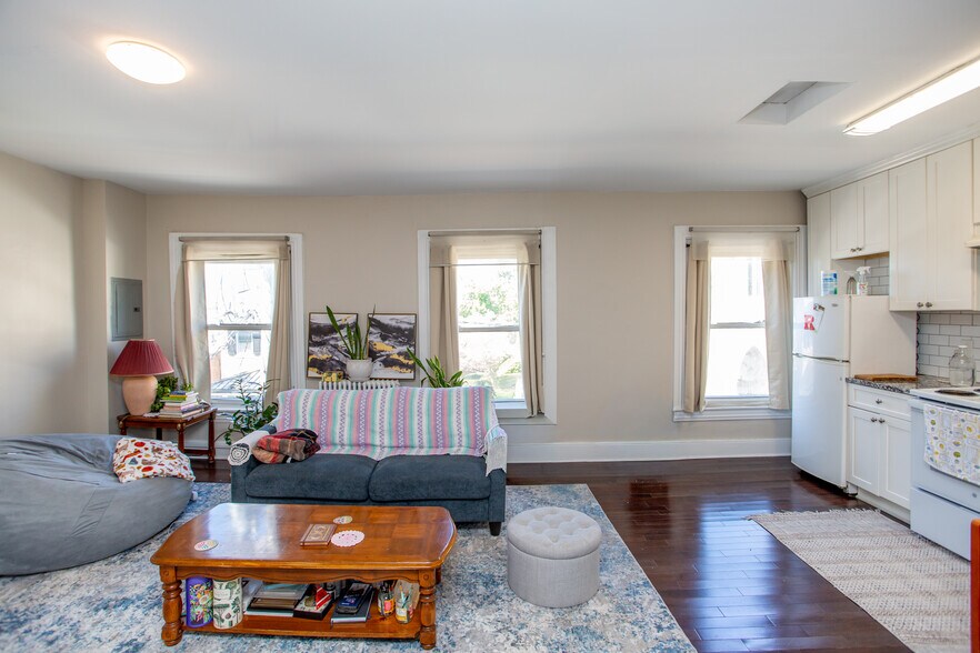 More Photos Of 45 Bridge St, Lambertville Storefront Retail Office For Sale
