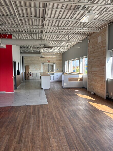 More Photos Of 2760-2794 Boul Jacques-Cartier E, Longueuil General Retail For Sale