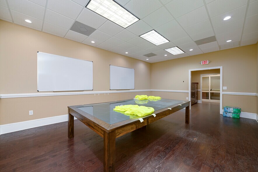 More Photos Of 4611 Ivey Dr, Macon-Bibb Office For Lease