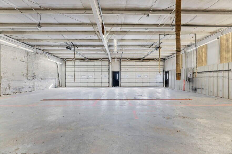 More Photos Of 403 Maple St, Overbrook Warehouse For Sale