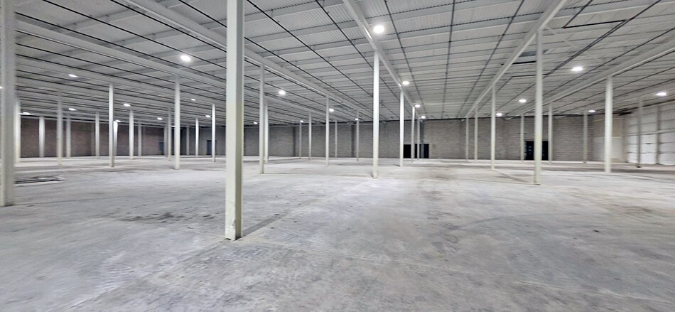 More Photos Of 1420 Discovery Pky, Alton Warehouse For Lease