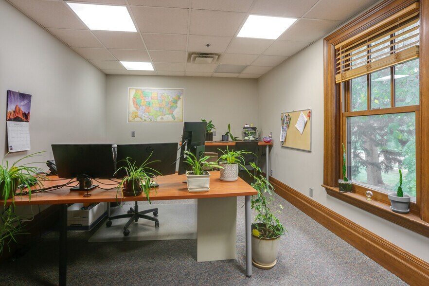 More Photos Of 4588 S Park Ave, Hamburg Office Residential For Sale