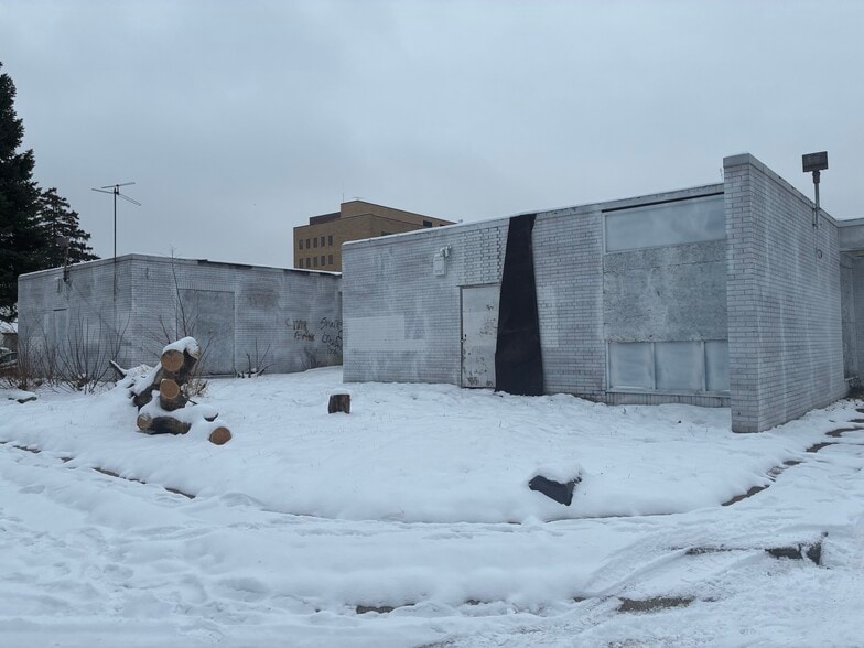 Primary Photo Of 500 W Huron St, Pontiac Medical For Sale