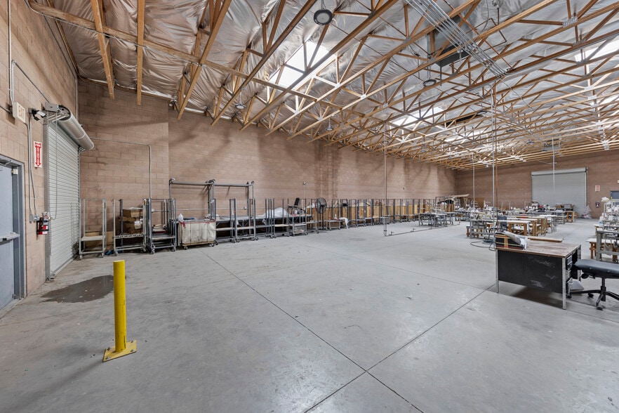 More Photos Of 2781 N Lamb Blvd, Las Vegas Distribution For Lease