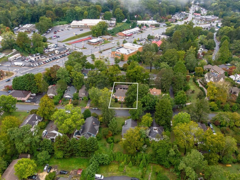 More Photos Of 1029 Patton St, Hendersonville Apartments For Sale