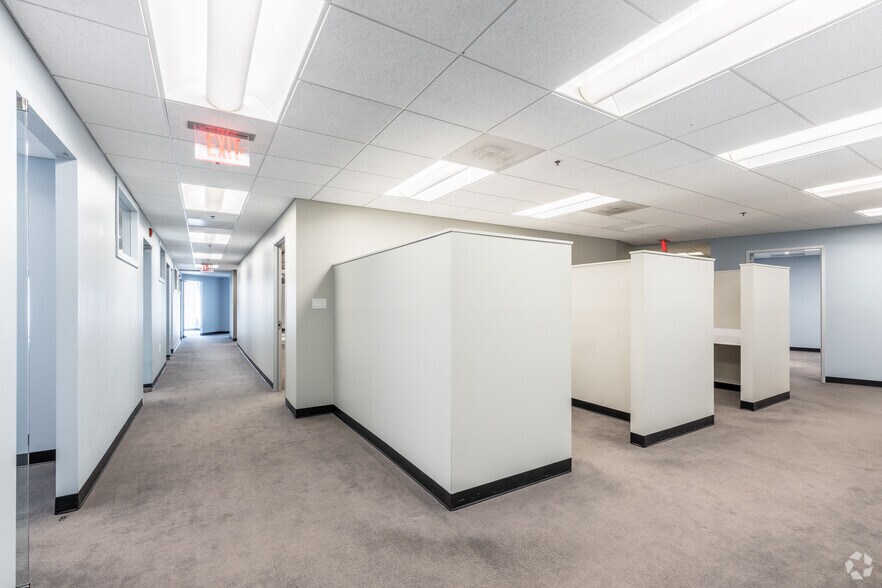 More Photos Of 2900 K St NW, Washington Office For Sale