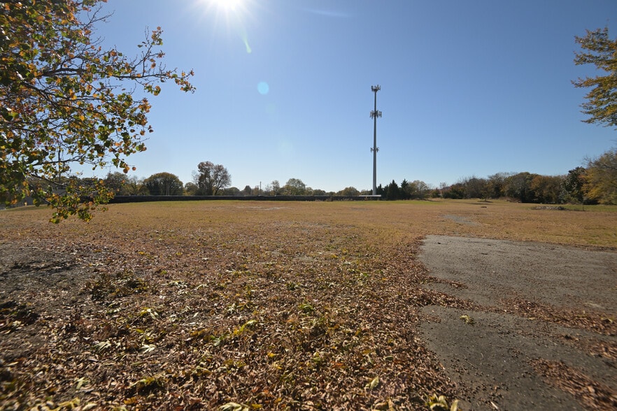 More Photos Of 101 N Yates St, Gastonia Warehouse For Lease