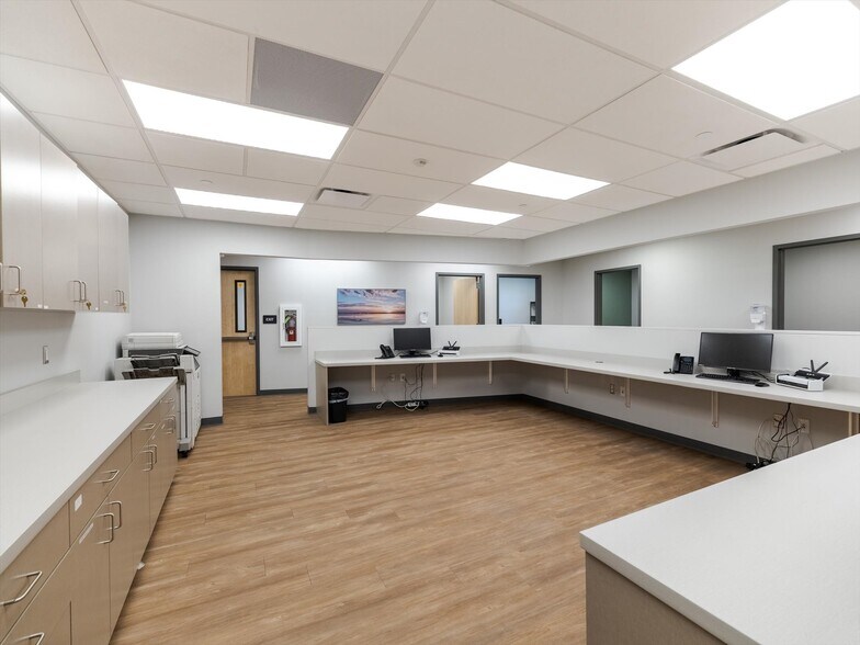 More Photos Of 520 W Roosevelt Blvd, Philadelphia Medical For Sale