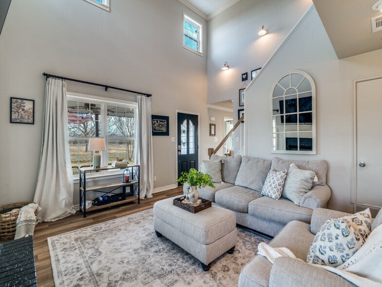 More Photos Of 1840 County Road 4309 N, Greenville Flex For Sale