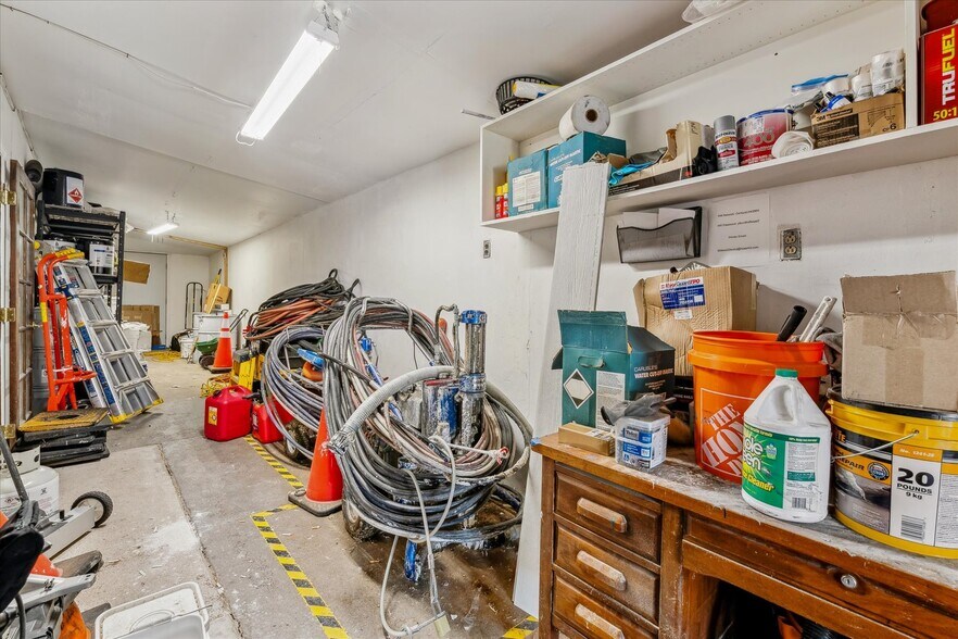 More Photos Of 1050 S Quitman St, Denver Showroom For Sale