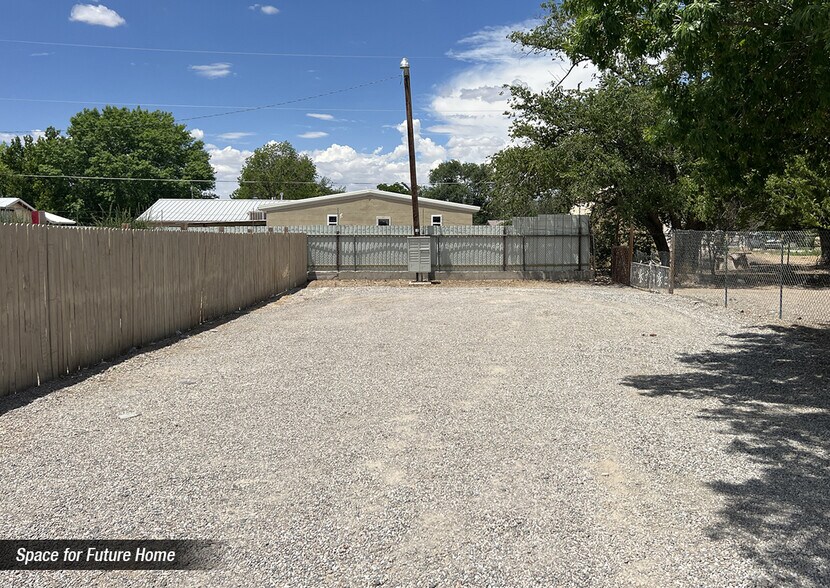 More Photos Of 1143 Gatewood Ave SW, Albuquerque Trailer Camper Park For Sale