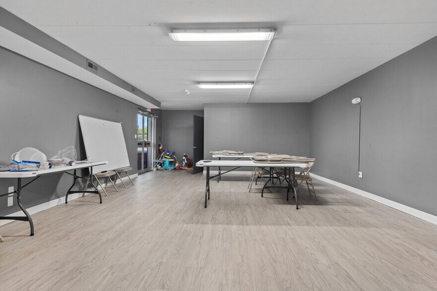 More Photos Of 2450 Pontoon Rd, Granite City Religious Facility For Sale