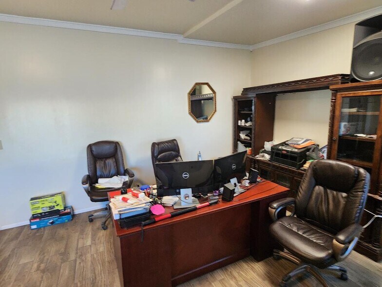 More Photos Of 2017 W Ironwood Dr, Phoenix Service For Sale