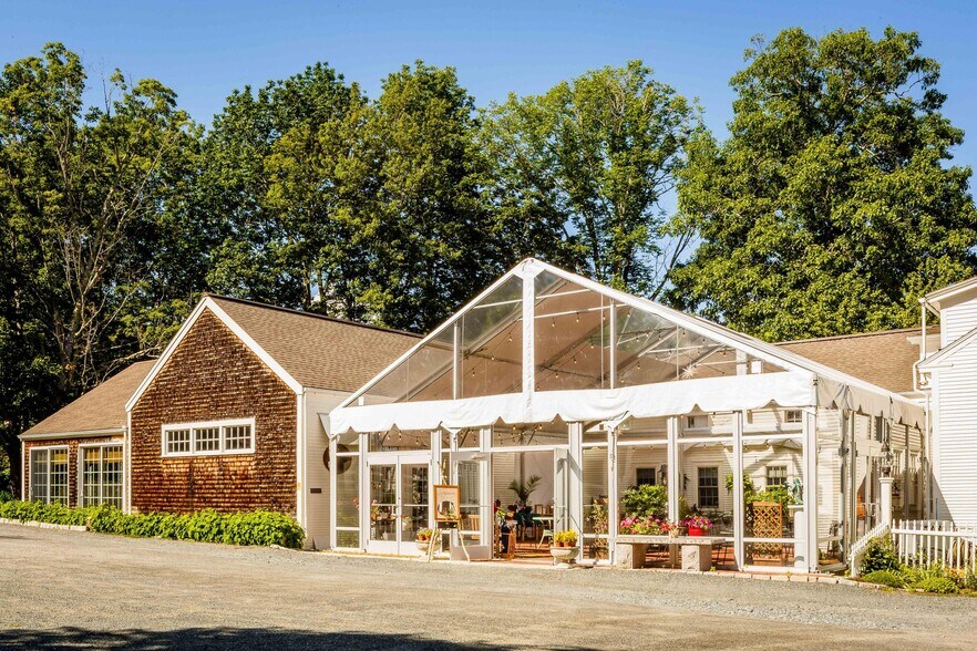 More Photos Of 33 Tenney Hl, Blue Hill Restaurant For Sale