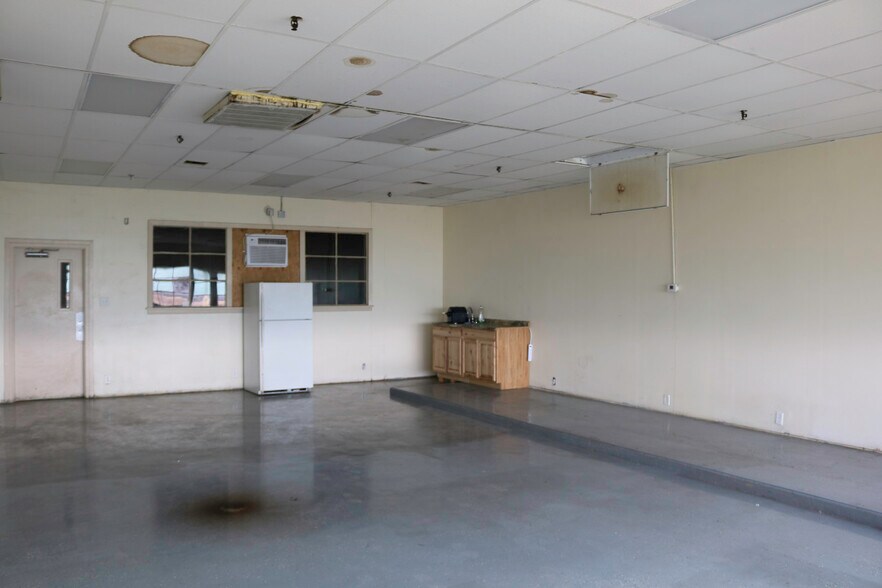 More Photos Of 13343 Interstate 20 E, Tyler Warehouse For Lease