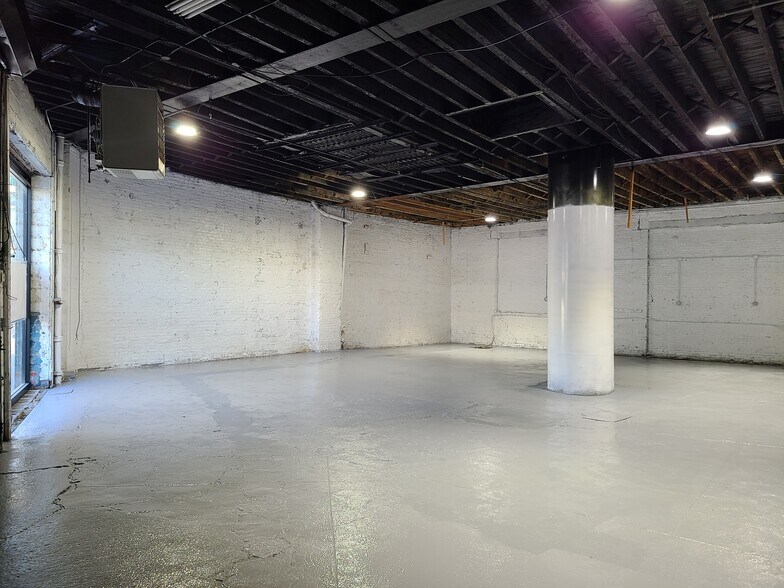 More Photos Of 286-294 Hamilton Ave, Brooklyn Warehouse For Lease