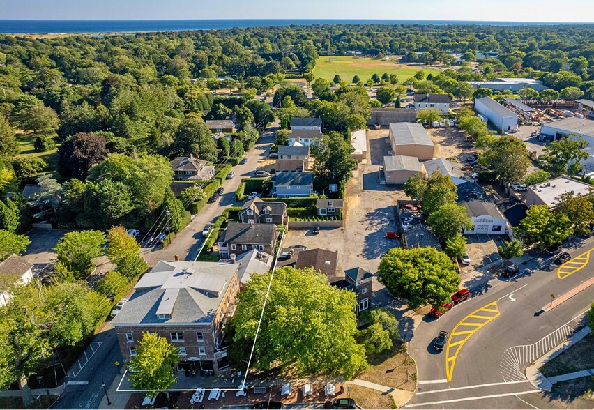 More Photos Of 105-107 Newtown Ln, East Hampton Storefront Retail Residential For Sale