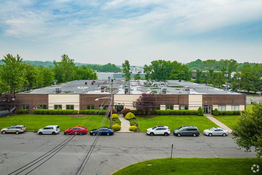 More Photos Of 15-17 Daniel Rd, Fairfield Manufacturing For Lease