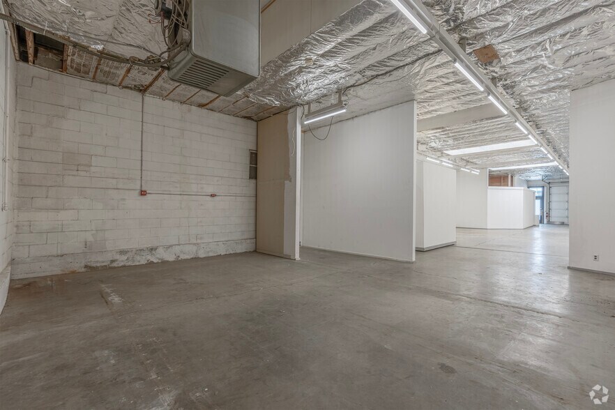 More Photos Of 410-420 NW 9th Ave, Portland Storefront For Sale