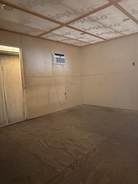 More Photos Of 2828 States St, Lakeland Warehouse For Lease