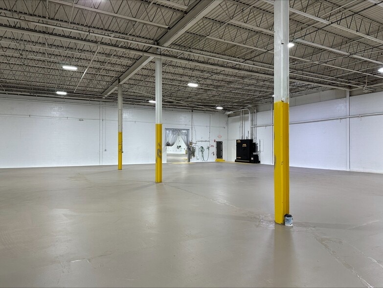 More Photos Of 175 E Broadway Ave, Westerville Warehouse For Lease