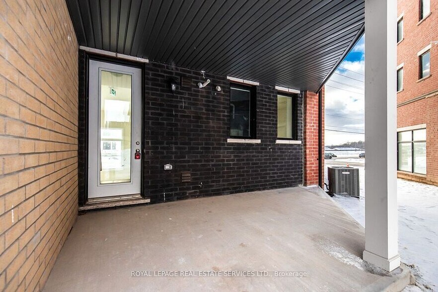 More Photos Of 3289 Sixth Line, Oakville General Retail For Lease