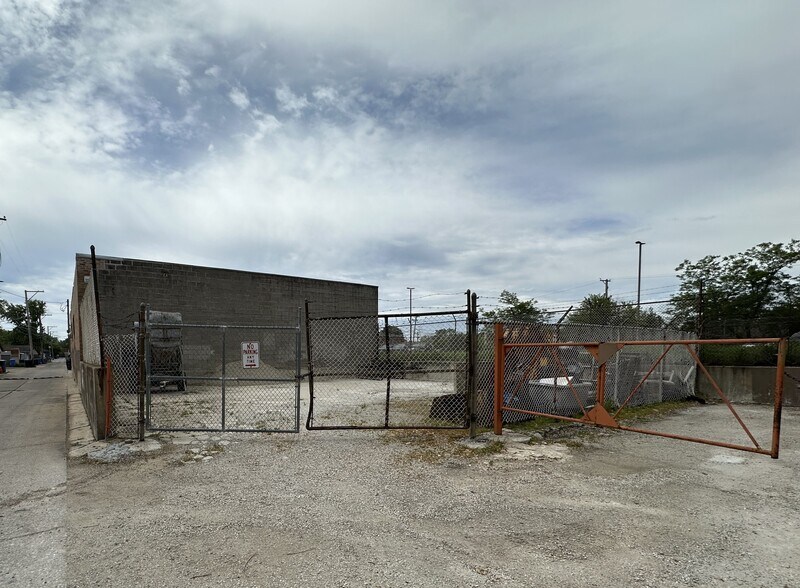 More Photos Of 4556 W 62nd St, Chicago Warehouse For Sale
